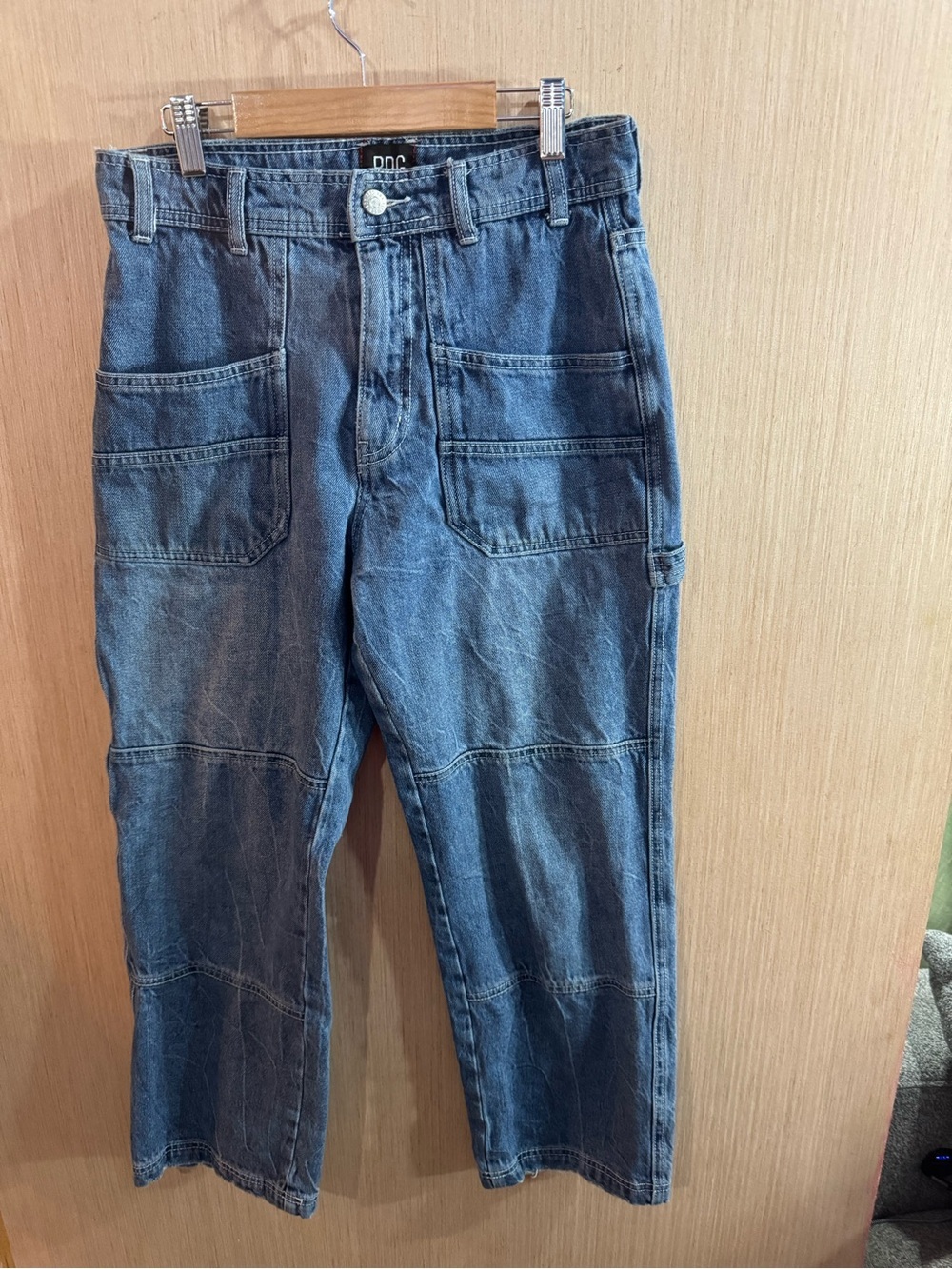 BDG Relaxed High Rise Cargo Denim Jeans in Washed Blue Size 27‎
